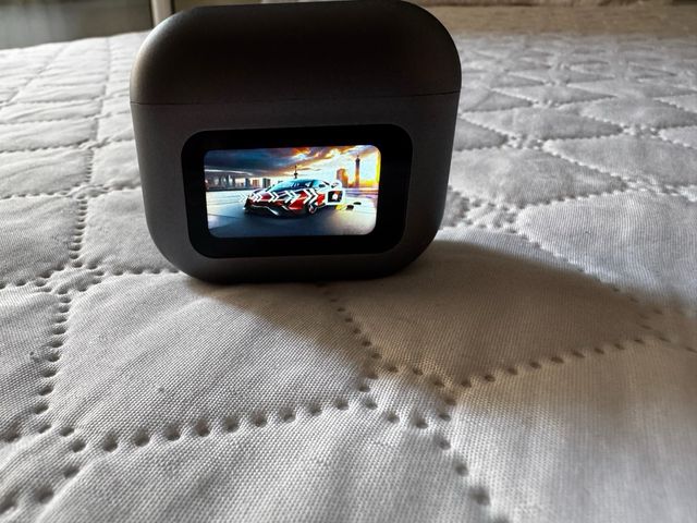 Auriculares con pantalla y cancelación