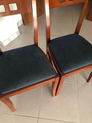 2 Sillas de madera de cedro en buen estado