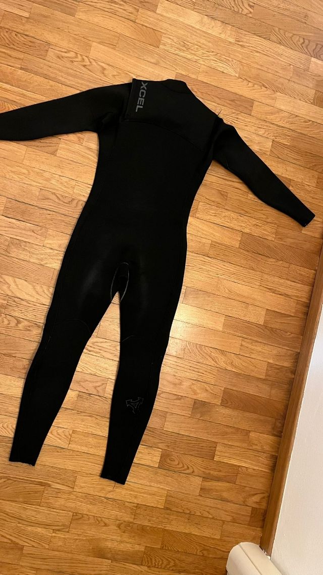 Muta surf Excel nera