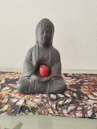 Figura de Buda decorativa