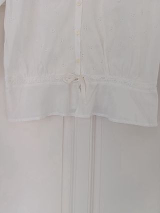 Blusa Tommy Hilfiger bordada blanca