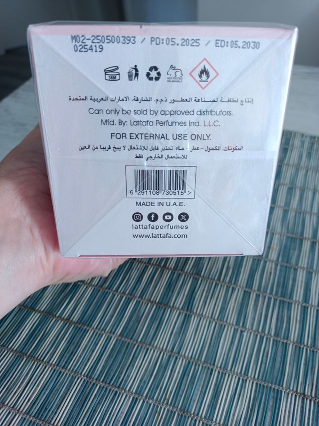 Profumo Yara rosa e bianco