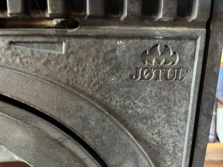 Estufa de forja antigua Jotul