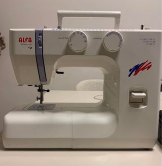 Máquina de coser Alfa Modelo 1103