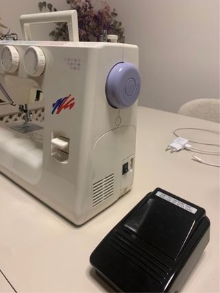 Máquina de coser Alfa Modelo 1103