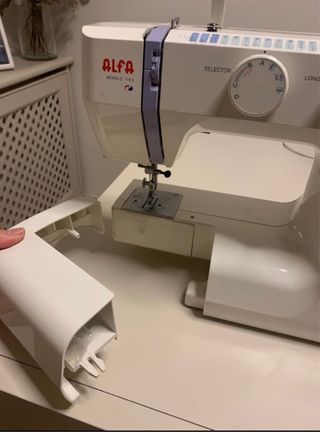 Máquina de coser Alfa Modelo 1103