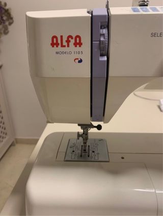 Máquina de coser Alfa Modelo 1103