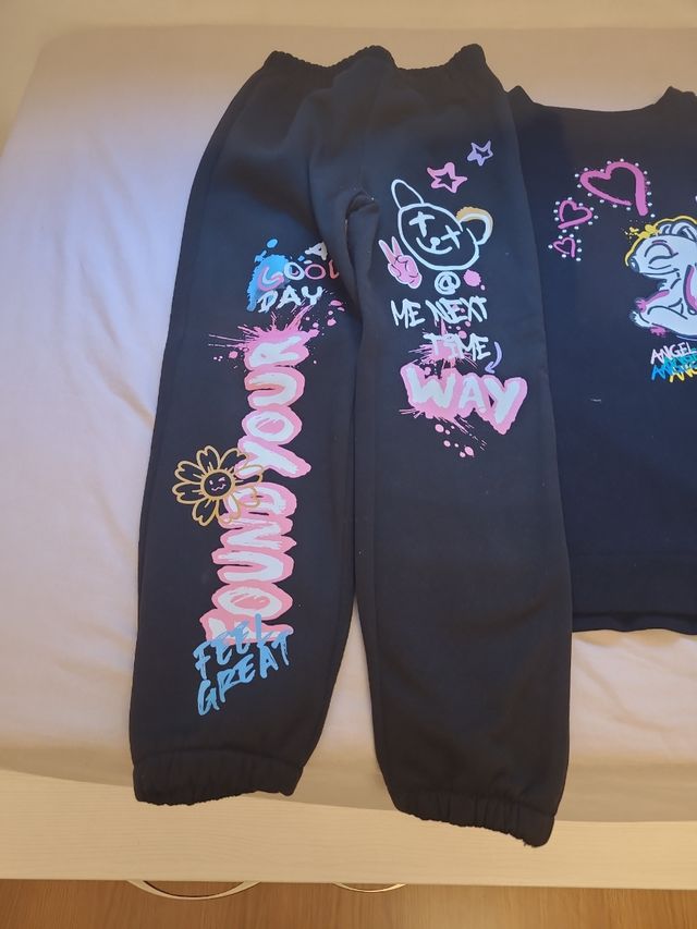 Chándal niña negro con estampado