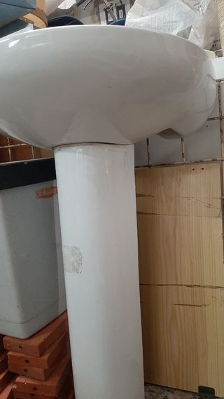 Lavabo Roca con pie blanco
