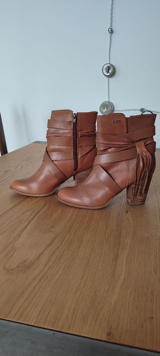 Botines de tacón Vélez piel camel 40