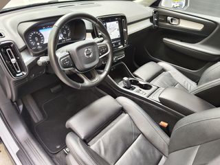 Volvo XC40 T4 MOMENTUM 2.0 190 CV AUTO