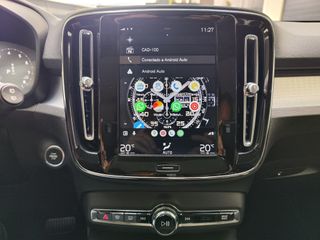 Volvo XC40 T4 MOMENTUM 2.0 190 CV AUTO