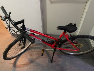 Bicicleta roja Moab