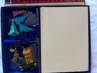 3 libros disney: - Trolls - Frozen - Princesas.