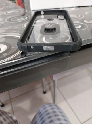 Cover trasparente con anello per cellulare