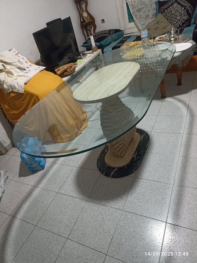 Mesa de cristal y mármol