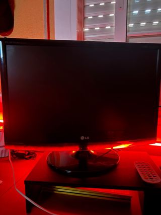 2 Monitores LG 20 Negro & TD SYSTEMS. 20”