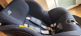 Silla de coche para bebé no tiene reductores
