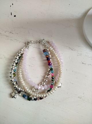 Pulsera de piedras naturales y estrellas