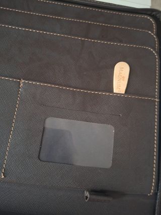 Carpeta portadocumentos de cuero sint.