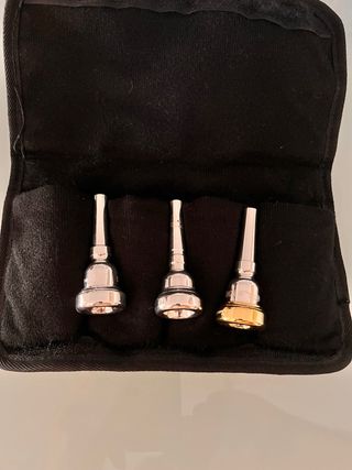 “Tú toca, yo limpio tu boquilla ”