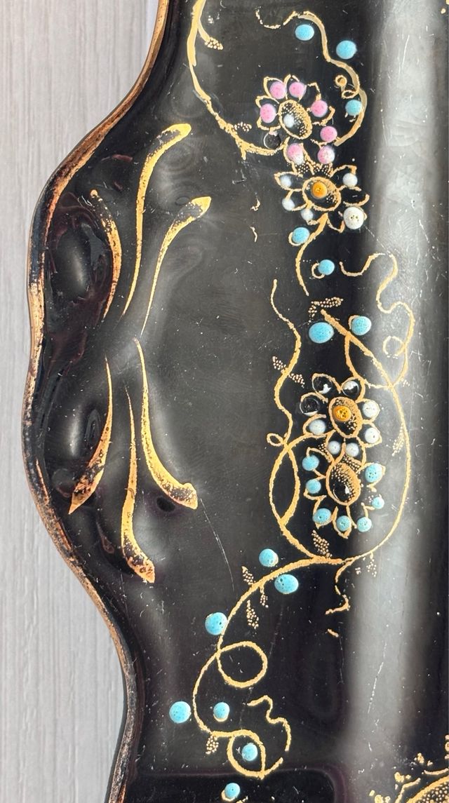 Vassoio antico decorato