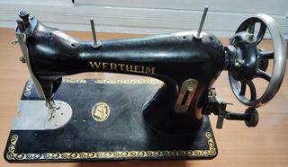Máquina de coser Wertheim antigua