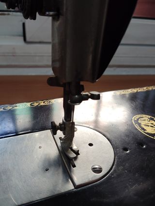 Máquina de coser Wertheim antigua