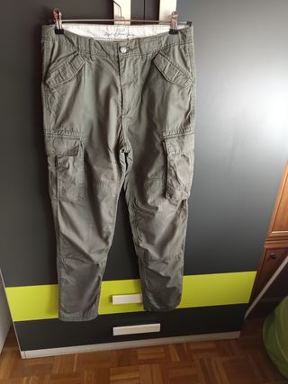 Pantalón cargo verde caqui