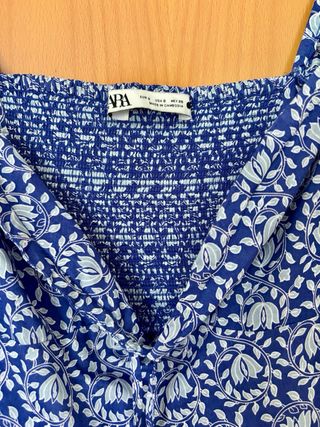 Vestido Zara azul y blanco estampado