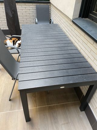 Mesa de exterior con 4 sillas