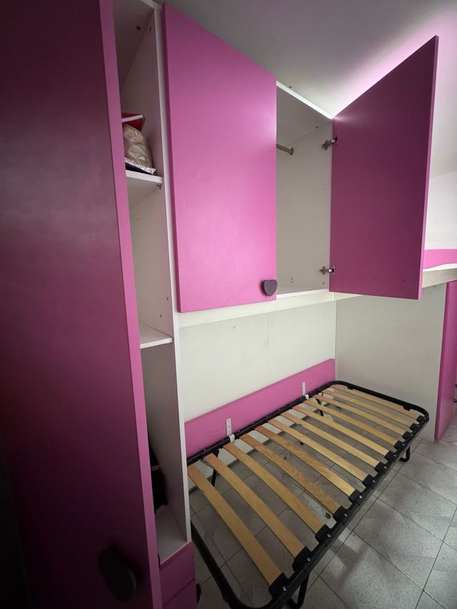 Cama juvenil con armarios y cama abatible