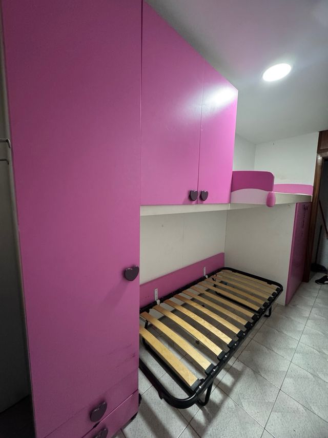Cama juvenil con armarios y cama abatible