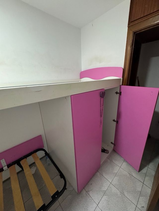 Cama juvenil con armarios y cama abatible
