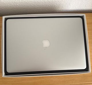 MacBook Pro 15” i7 retina 16 GB RAM 1 TB SSD
