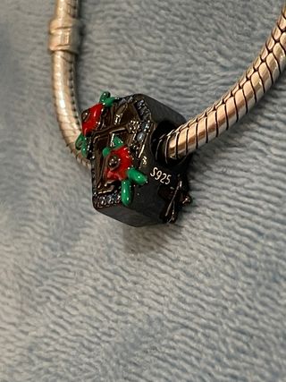 Charm ataúd con flores y cristales