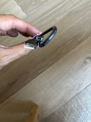 Cable USB Negro Antiguo