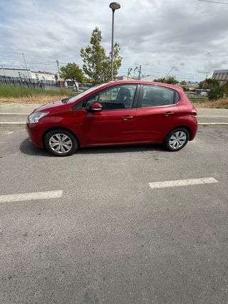 Peugeot 208 2012