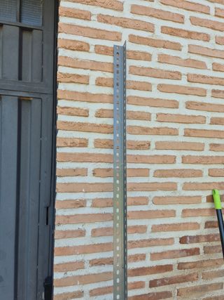 Perfil de acero para estanterías