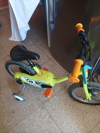 Bicicleta infantil  con ruedas de apoyo