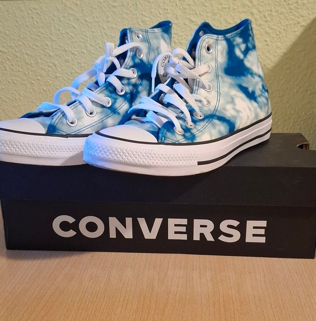 Converse Tie Dye