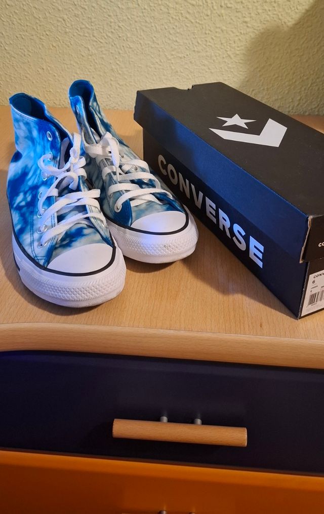Converse Tie Dye