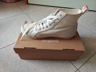 Scarpe Desigual Bianche Stile Converse