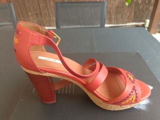 Sandalias Geox Rojas. Nuevas.
Se han usado 1 día.