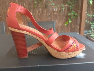 Sandalias Geox Rojas. Nuevas.
Se han usado 1 día.