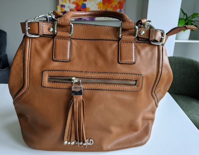 Bolso de piel marrón