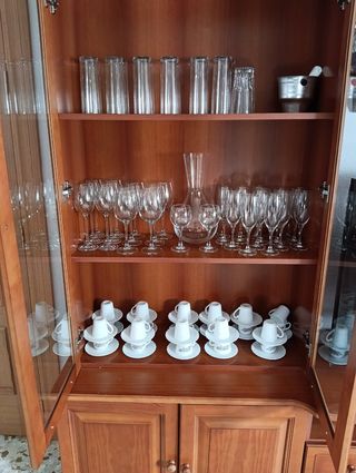 Juego de vasos y copas de cristal