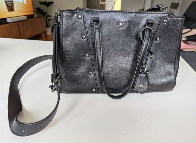 Bolso Guess Negro con Tachuelas