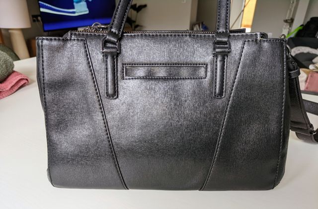 Bolso Guess Negro con Tachuelas