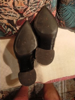 Botines negros efecto piel serpiente talla 39